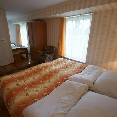 Stadnina Red Lion Farm Nocleg ze śniadaniem *